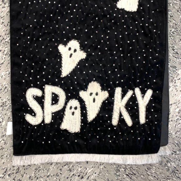 Halloween Spooky Ghost Beaded Black White Jack O Lantern Table Runner 16" x 72" - Picture 4 of 10